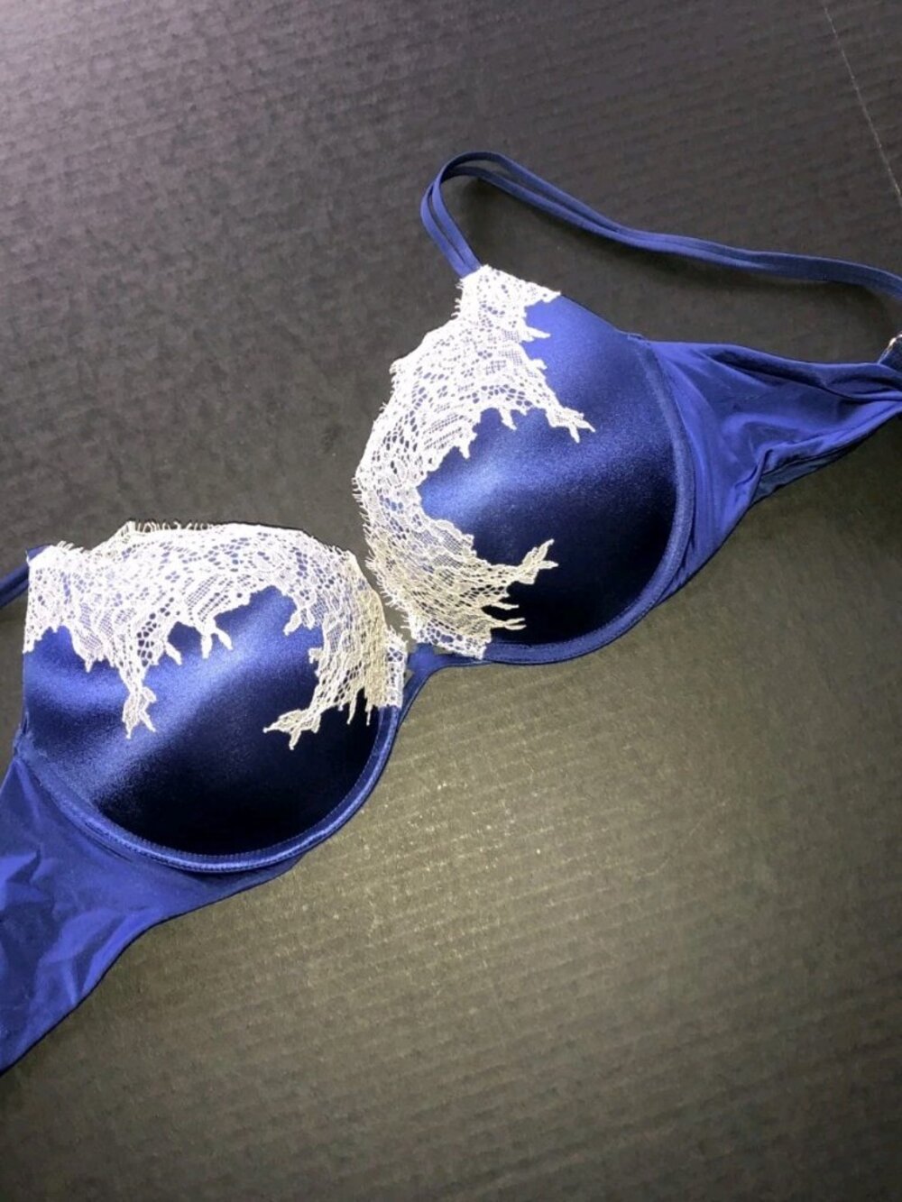 Victoria's Secret Very Sexy Blue White Lace Push Up Bra 34DD